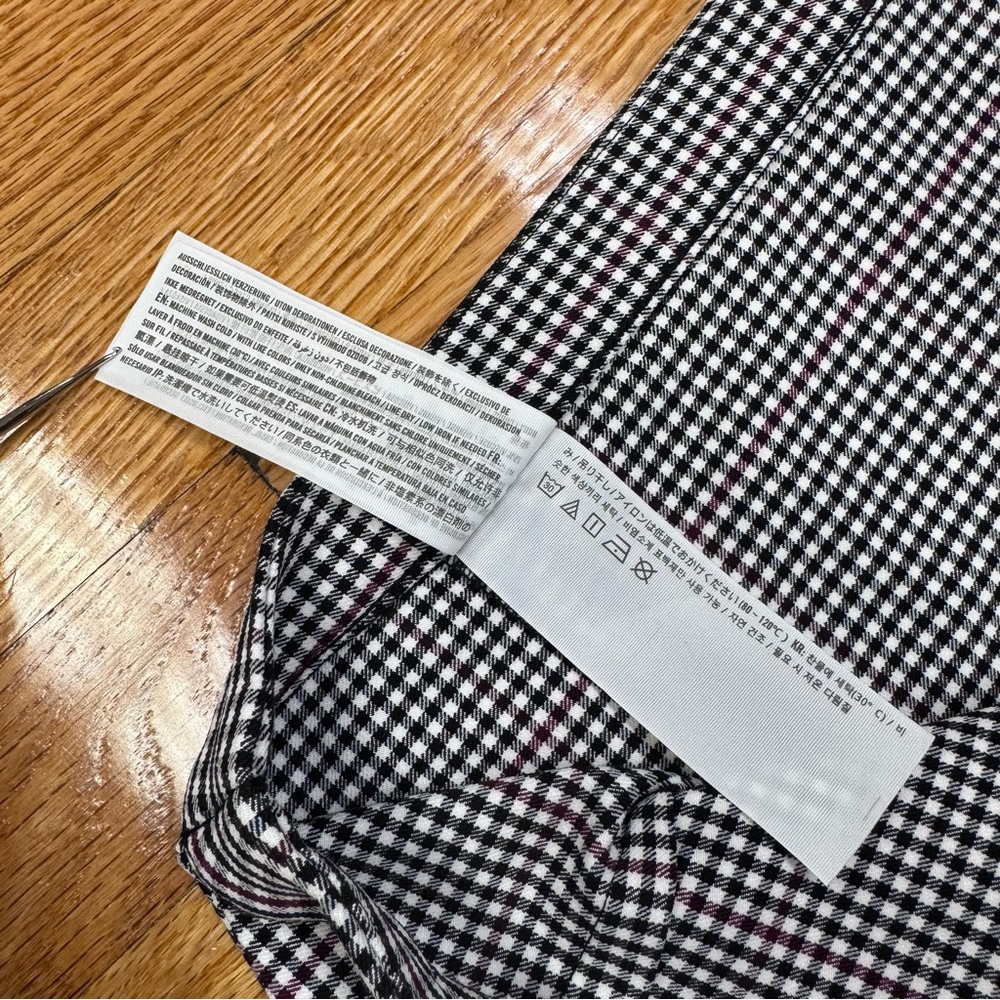 Hollister Black and White Gingham Pencil Mini Skirt With Red Plaid Accent Lines - Picture 10 of 11